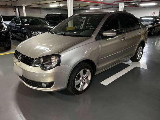 VOLKSWAGEN POLO SEDAN 1.6 MI 8V FLEX 4P AUTOMATIZADO